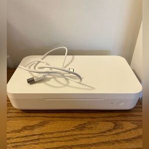 UV sanitizer and charger